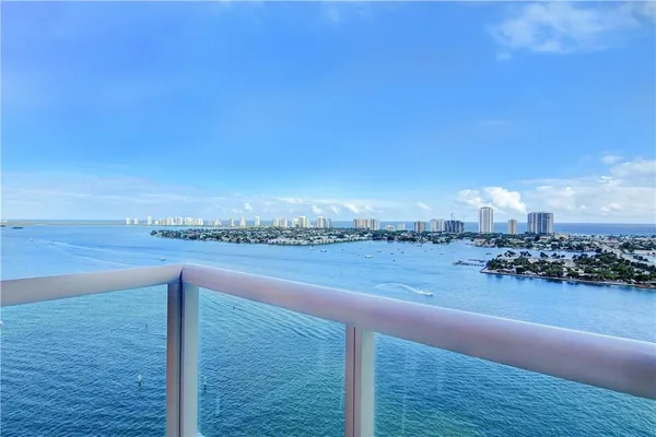 $6,000 | 2640 Lake Shore Drive, Unit 2211, Riviera Beach, FL 33404