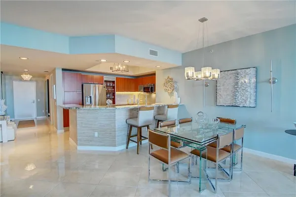 $6,000 | 2640 Lake Shore Drive, Unit 2211, Riviera Beach, FL 33404