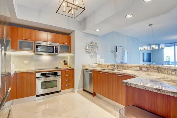 $6,000 | 2640 Lake Shore Drive, Unit 2211, Riviera Beach, FL 33404