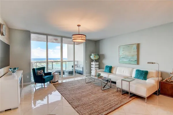 $6,000 | 2640 Lake Shore Drive, Unit 2211, Riviera Beach, FL 33404