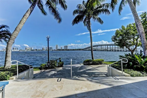 $6,000 | 2640 Lake Shore Drive, Unit 2211, Riviera Beach, FL 33404