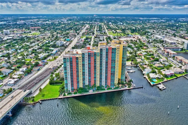 $6,000 | 2640 Lake Shore Drive, Unit 2211, Riviera Beach, FL 33404