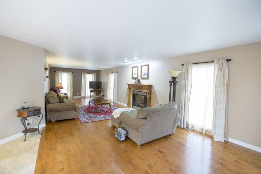 1717 Harrah Road Niles, MI 49120 - Photo 17 of 73 Living Room