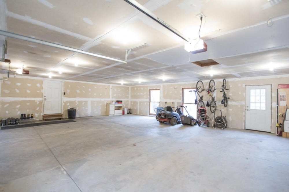 1717 Harrah Road Niles, MI 49120 - Photo 59 of 73 Garage