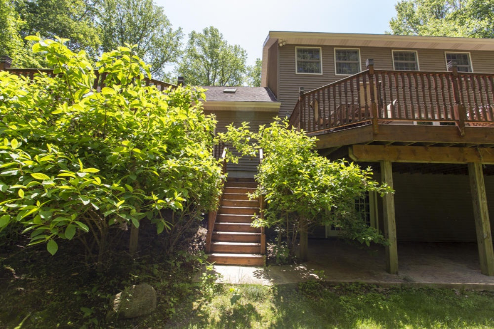 1717 Harrah Road Niles, MI 49120 - Photo 61 of 73 Rear Deck