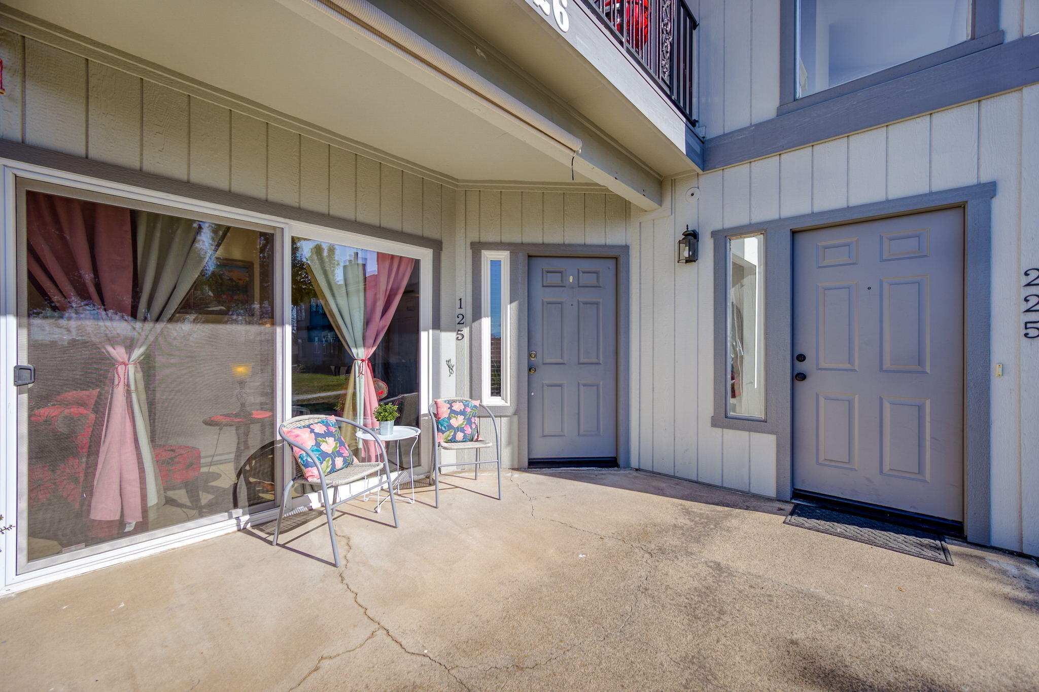 426 Ridgecrest Trail, Unit 125 Redding, CA 96003 - Photo 17 of 56 Covered Front Porch