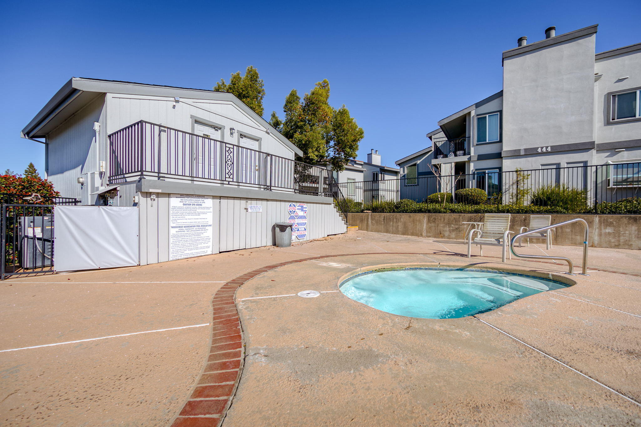 426 Ridgecrest Trail, Unit 125 Redding, CA 96003 - Photo 25 of 56 Pool & Spa