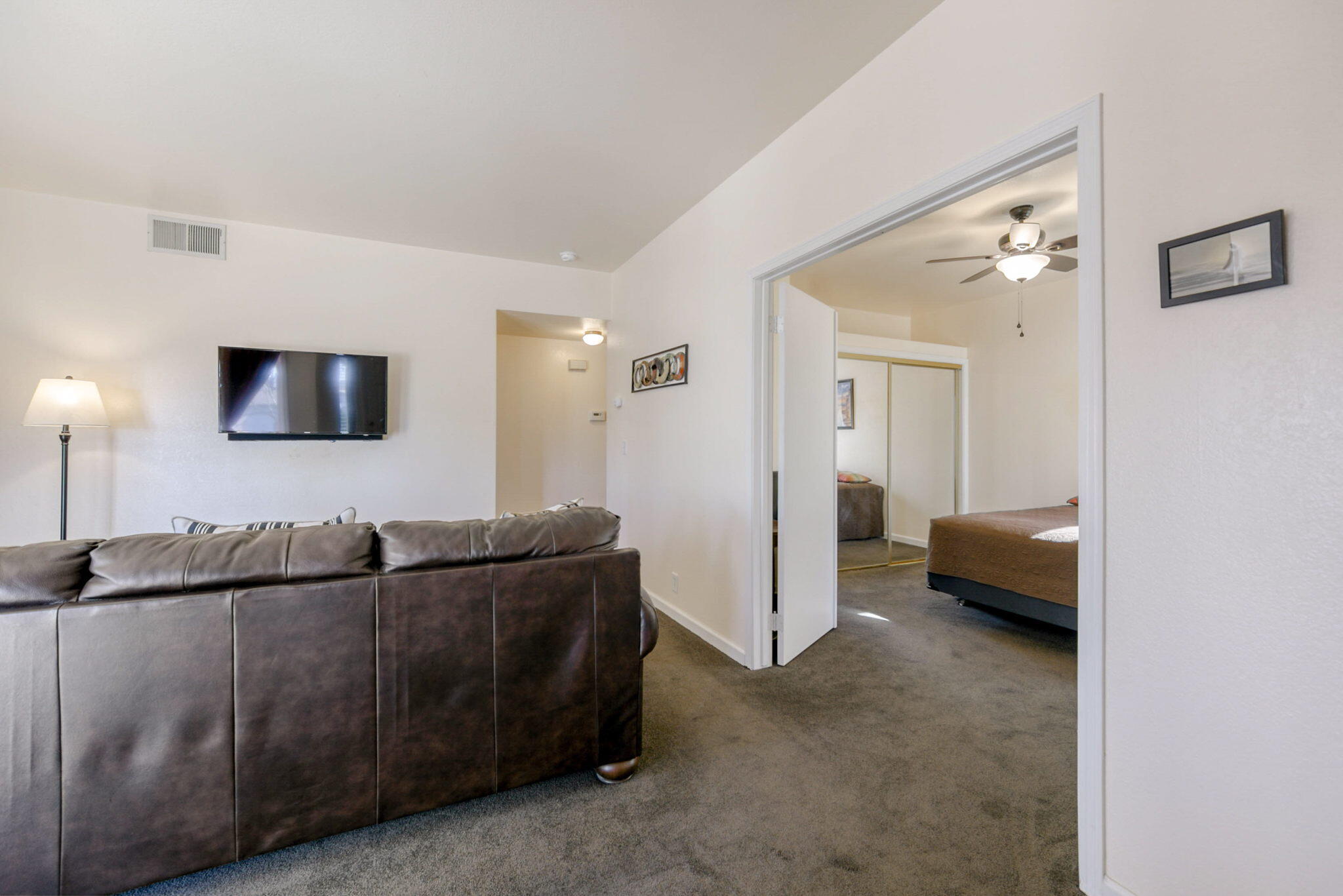 426 Ridgecrest Trail, Unit 125 Redding, CA 96003 - Photo 28 of 56 Living Room