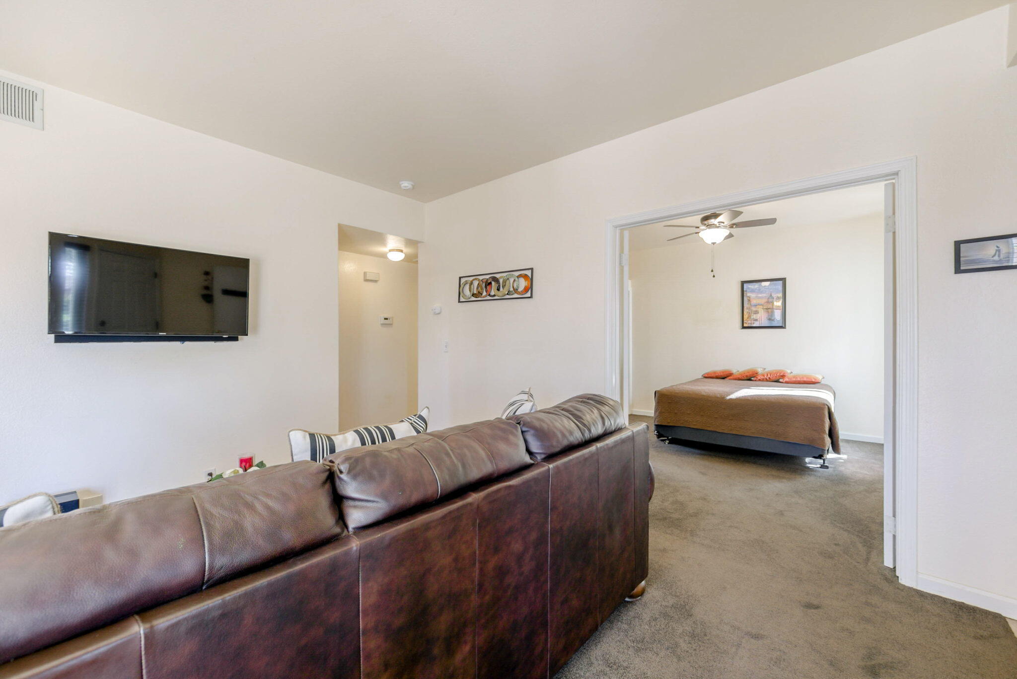 426 Ridgecrest Trail, Unit 125 Redding, CA 96003 - Photo 31 of 56 Living Room
