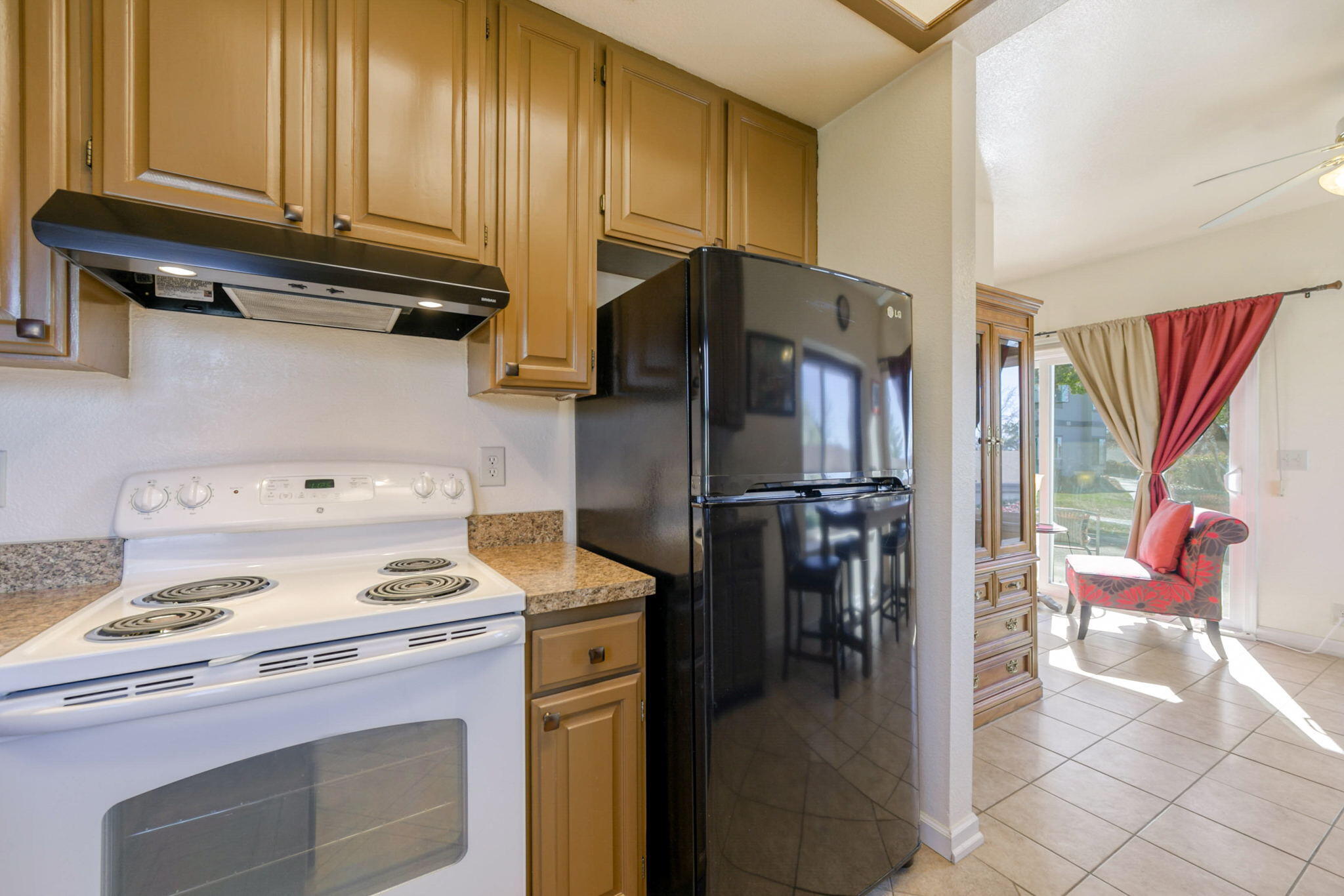 426 Ridgecrest Trail, Unit 125 Redding, CA 96003 - Photo 36 of 56 Updated Kitchen