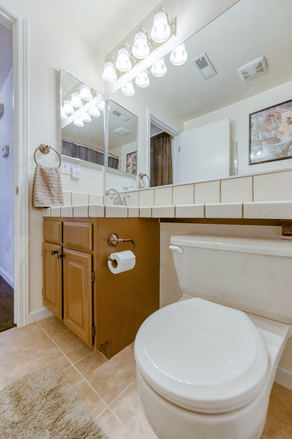 426 Ridgecrest Trail, Unit 125 Redding, CA 96003 - Photo 48 of 56 Hall Bathroom