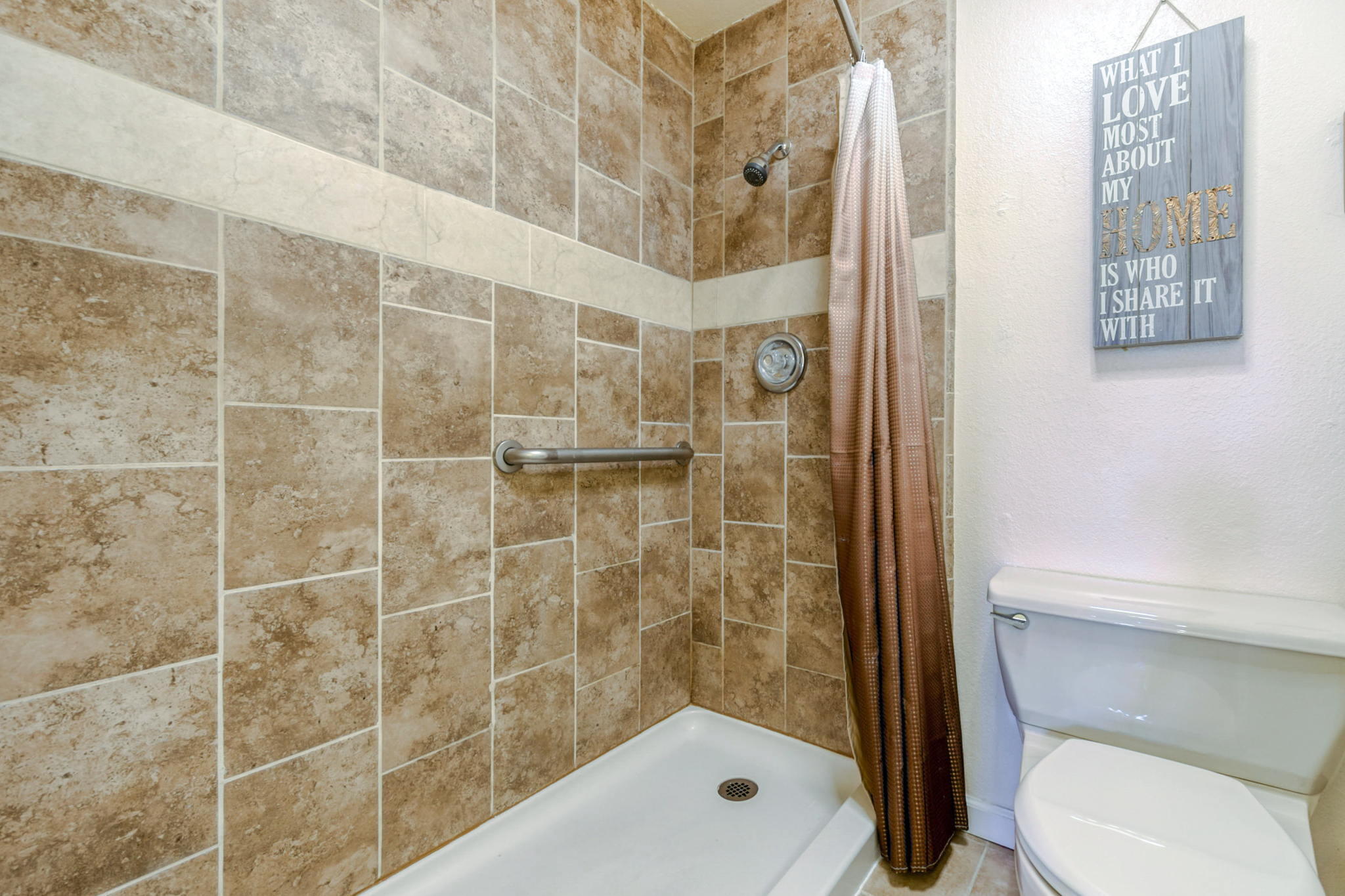 426 Ridgecrest Trail, Unit 125 Redding, CA 96003 - Photo 10 of 56 Updated EnSuite Bathroom