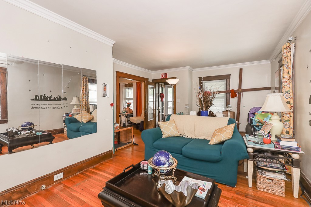 3323 Altamont Road Cleveland, OH 44118 - Photo 7 of 14