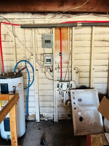 $79,000 | 106 North Pear Street, Rockdale, TX 76567