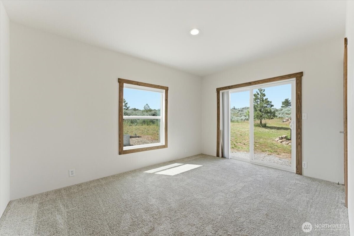 389 Muledeer Road East Wenatchee, WA 98802 - Photo 18 of 36