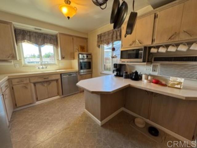 1347 Coy Court El Cajon, CA 92021 - Photo 4 of 34