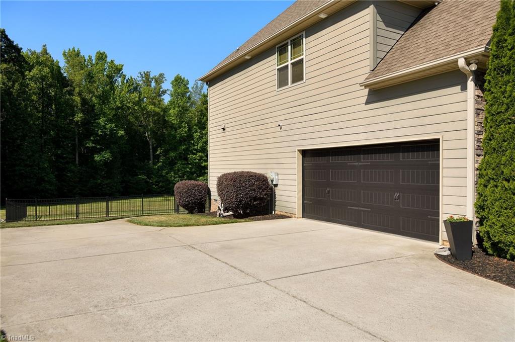 8931 Grove Park Drive Oak Ridge, NC 27310 - Photo 34 of 36