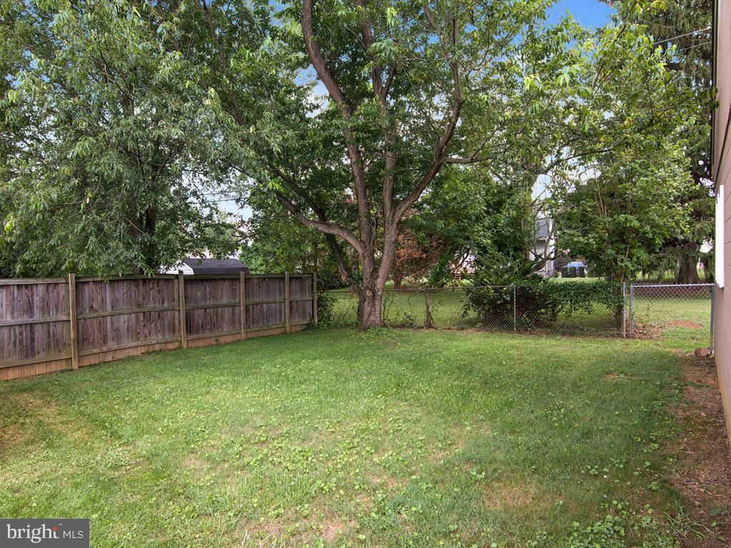 3817 Elmcroft Road Randallstown, MD 21133 - Photo 14 of 33 Large Yard