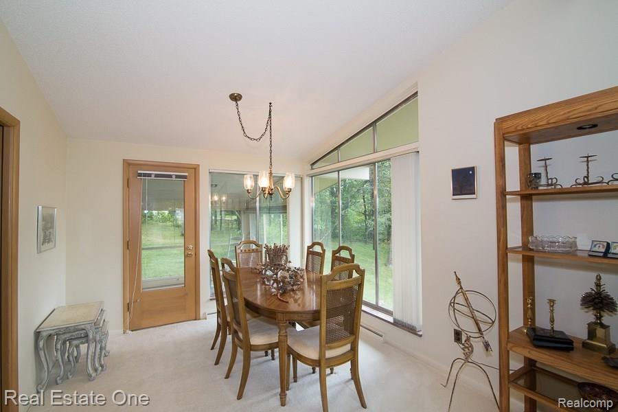809 Brantford Road Rochester, MI 48306 - Photo 15 of 32 _OL_0053_Brantford_W018.jpg
