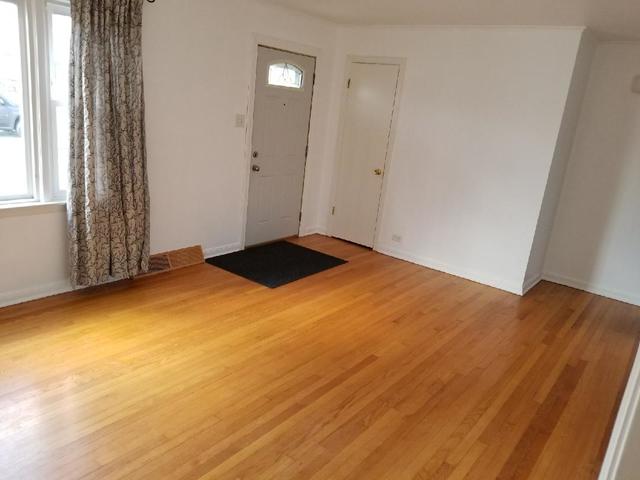 15035 Springfield Avenue Midlothian, IL 60445 - Photo 2 of 10
