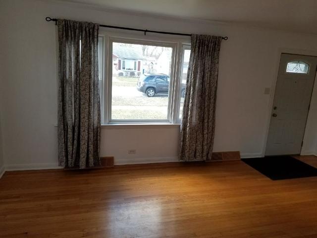 15035 Springfield Avenue Midlothian, IL 60445 - Photo 4 of 10
