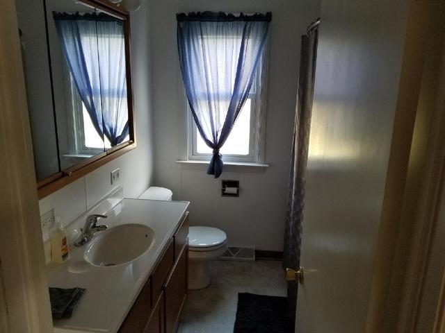 15035 Springfield Avenue Midlothian, IL 60445 - Photo 9 of 10