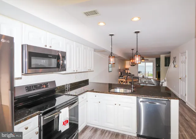 $480,000 | 15 Queen Anne Way, Unit E, Chester, MD 21619