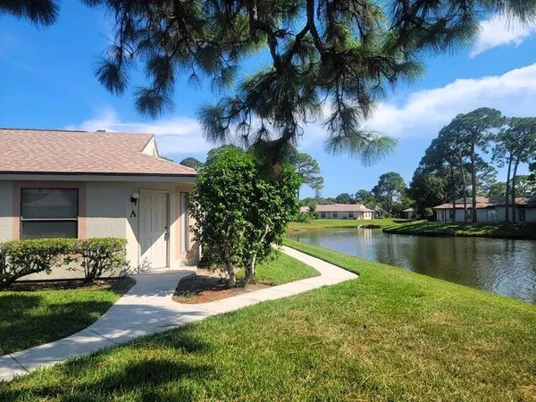 $1,900 | 2819 Stoneway Lane, Fort Pierce, FL 34982