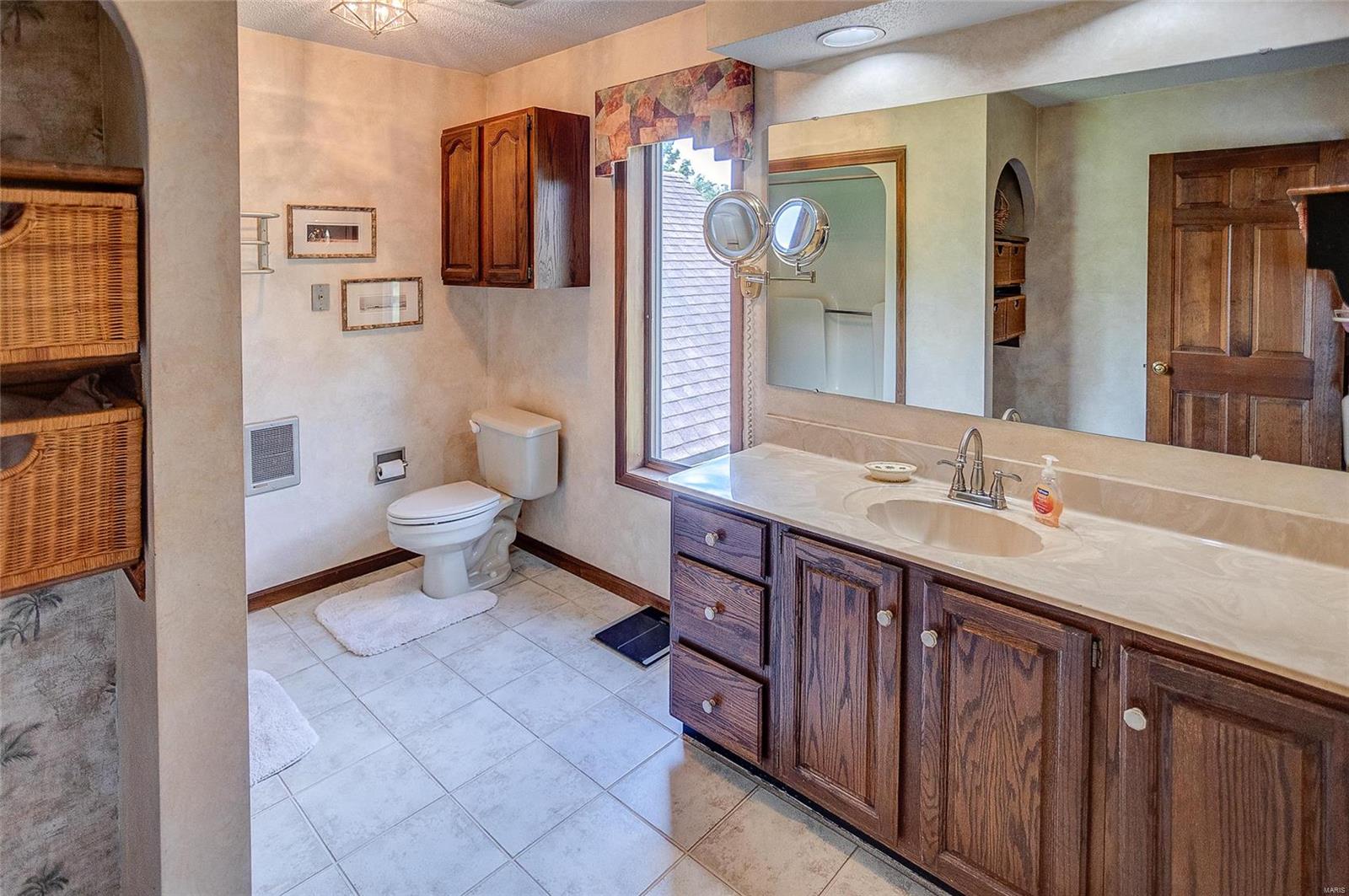 313 John Henry Road Belleville, IL 62220 - Photo 44 of 48 Gallery Image 44