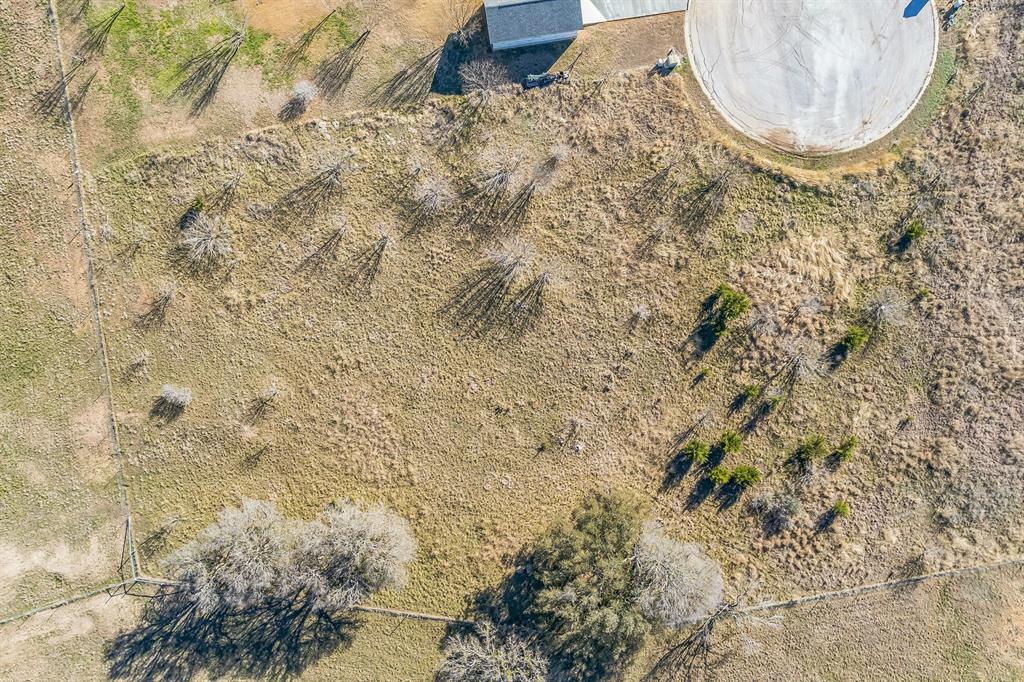 104 Round Up Circle Burnet, TX 78611 - Photo 6 of 17 a bathroom with a sink