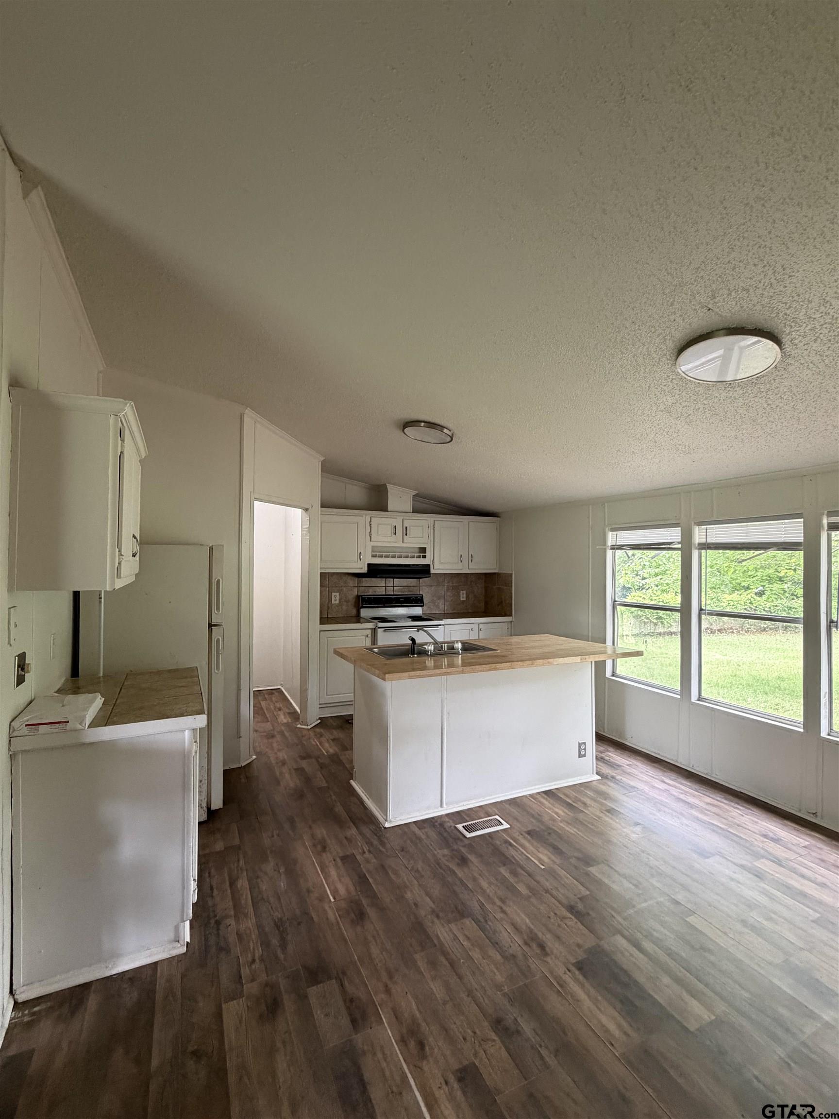 10723 Littlefield Drive Tyler, TX 75708 - Photo 8 of 21