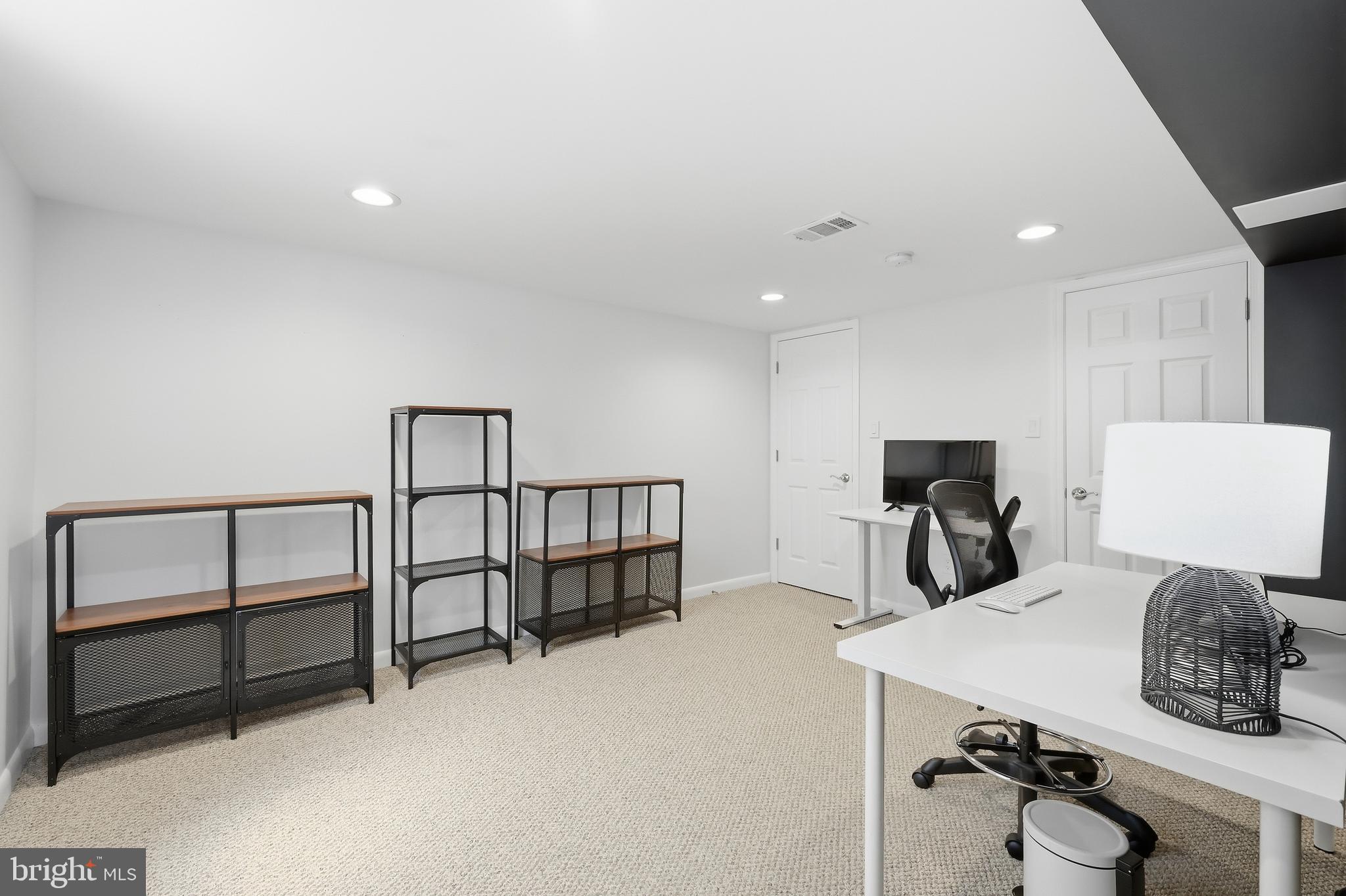 11315 Schuylkill Road Rockville, MD 20852 - Photo 38 of 46 Gallery Image 38