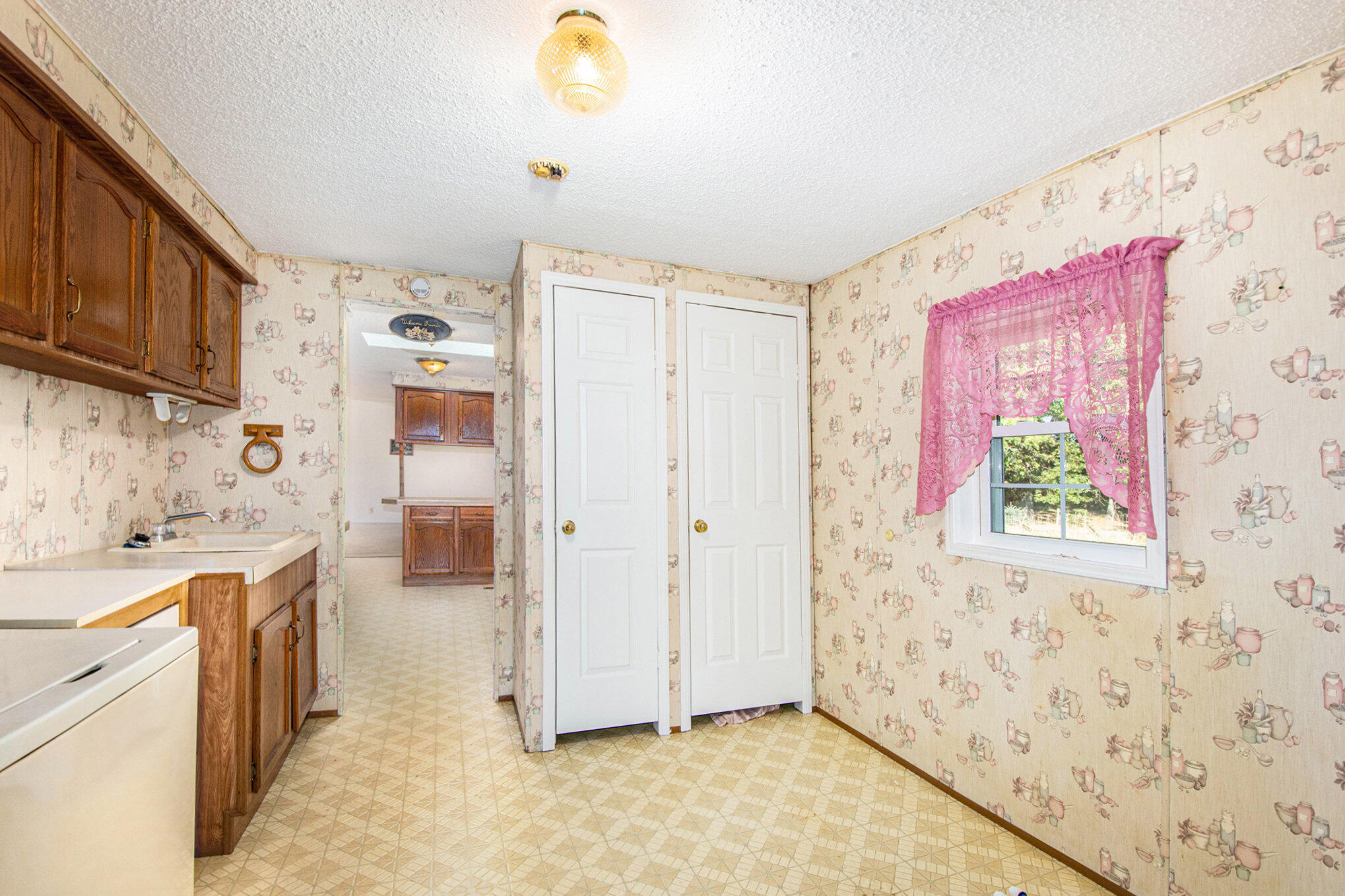 11980 Hanover Road Hanover, MI 49241 - Photo 8 of 26 Laundry