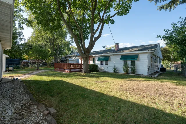 a view of utility room