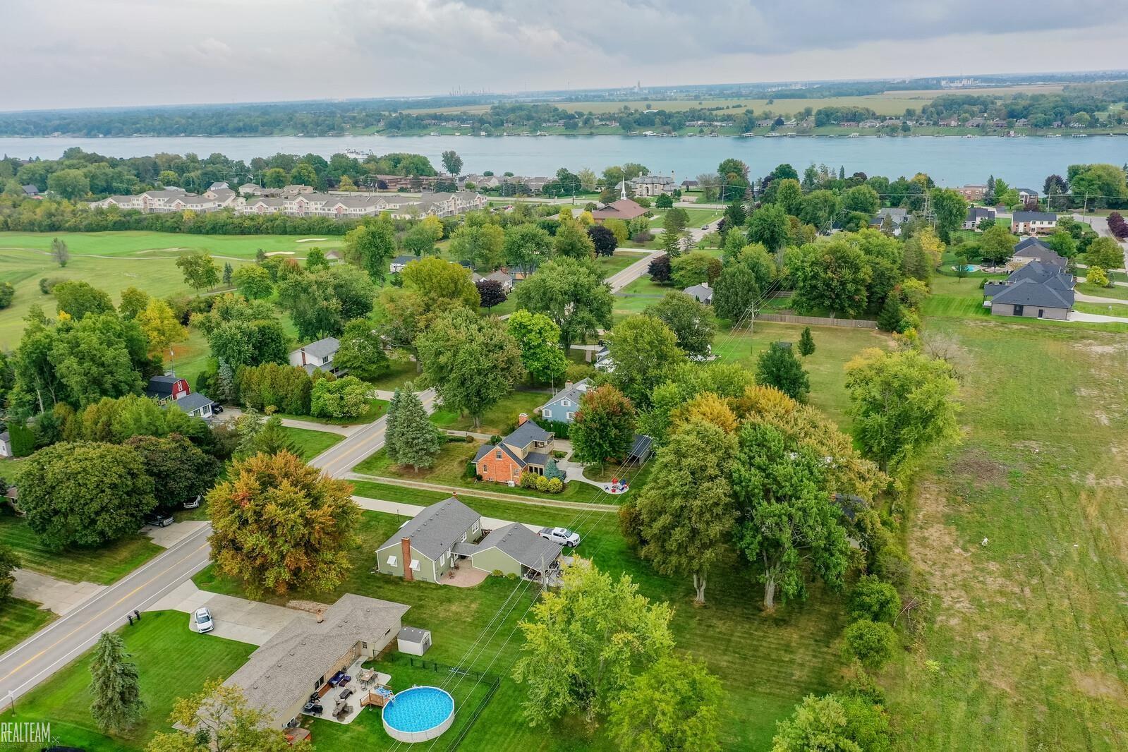 4113 Yankee Road St. Clair, MI 48079 - Photo 5 of 45 50189655-45e8af17-e630-4ec2-a1a1-5225ed98eff5.JPG