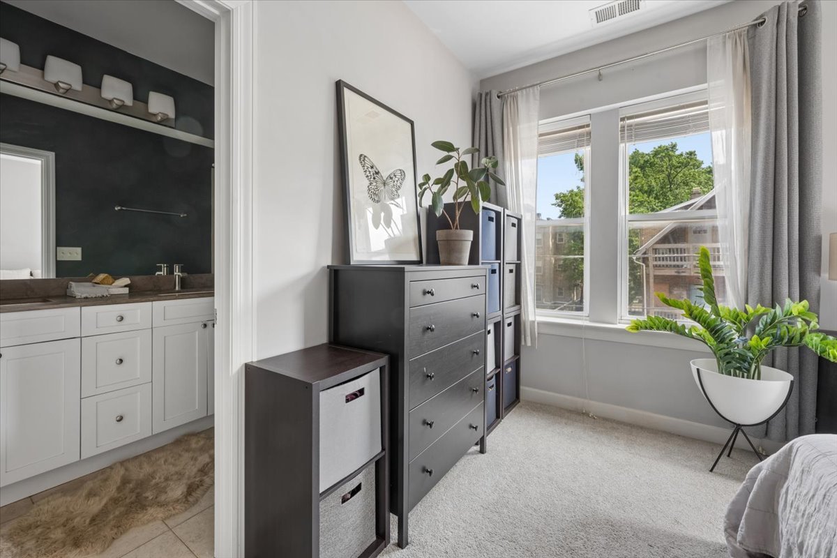 2114 North Spaulding Avenue, Unit 2 Chicago, IL 60647 - Photo 11 of 20