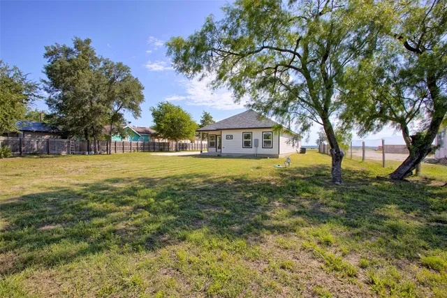 $419,900 | 956 South S Highway, Bastrop, TX 78602