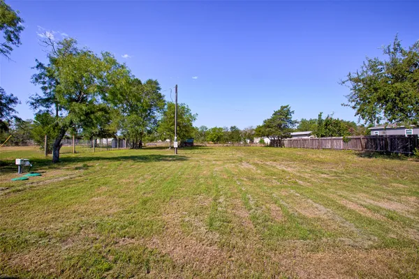 $399,900 | 956 South S Highway, Bastrop, TX 78602