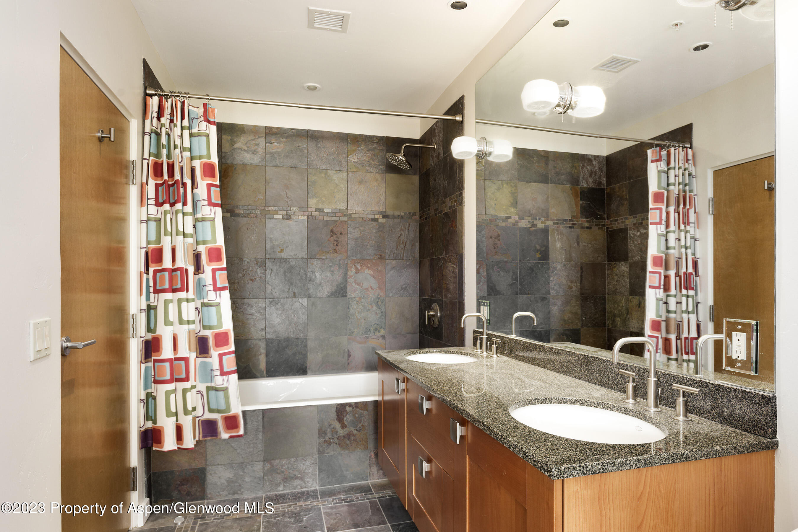 231 Robinson Street, Unit R238 Basalt, CO 81621 - Photo 5 of 6 231RobinsonUnit238_MED_230120002