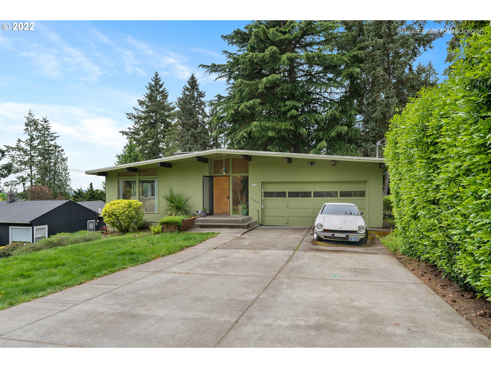 1702 Southwest Sunset Boulevard Portland, OR 97239 - Photo 1 of 23 Gallery Image 1