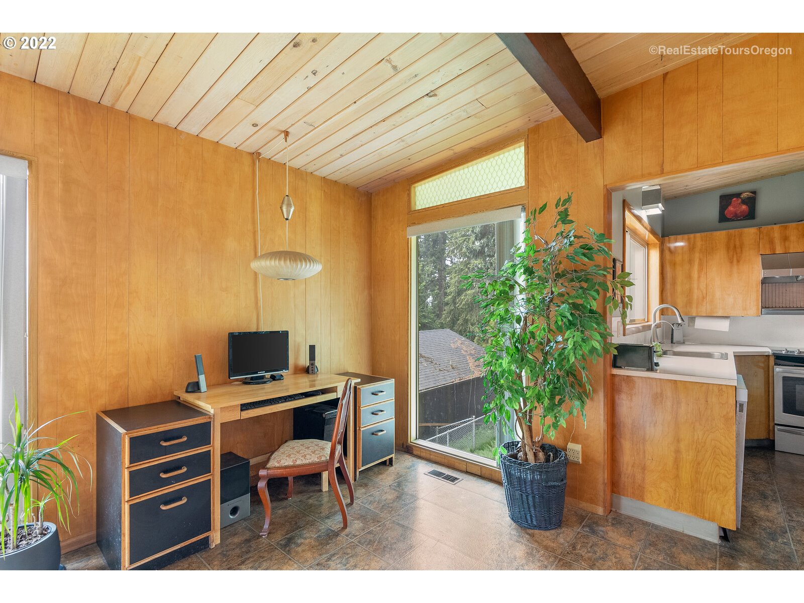 1702 Southwest Sunset Boulevard Portland, OR 97239 - Photo 13 of 23 Gallery Image 13