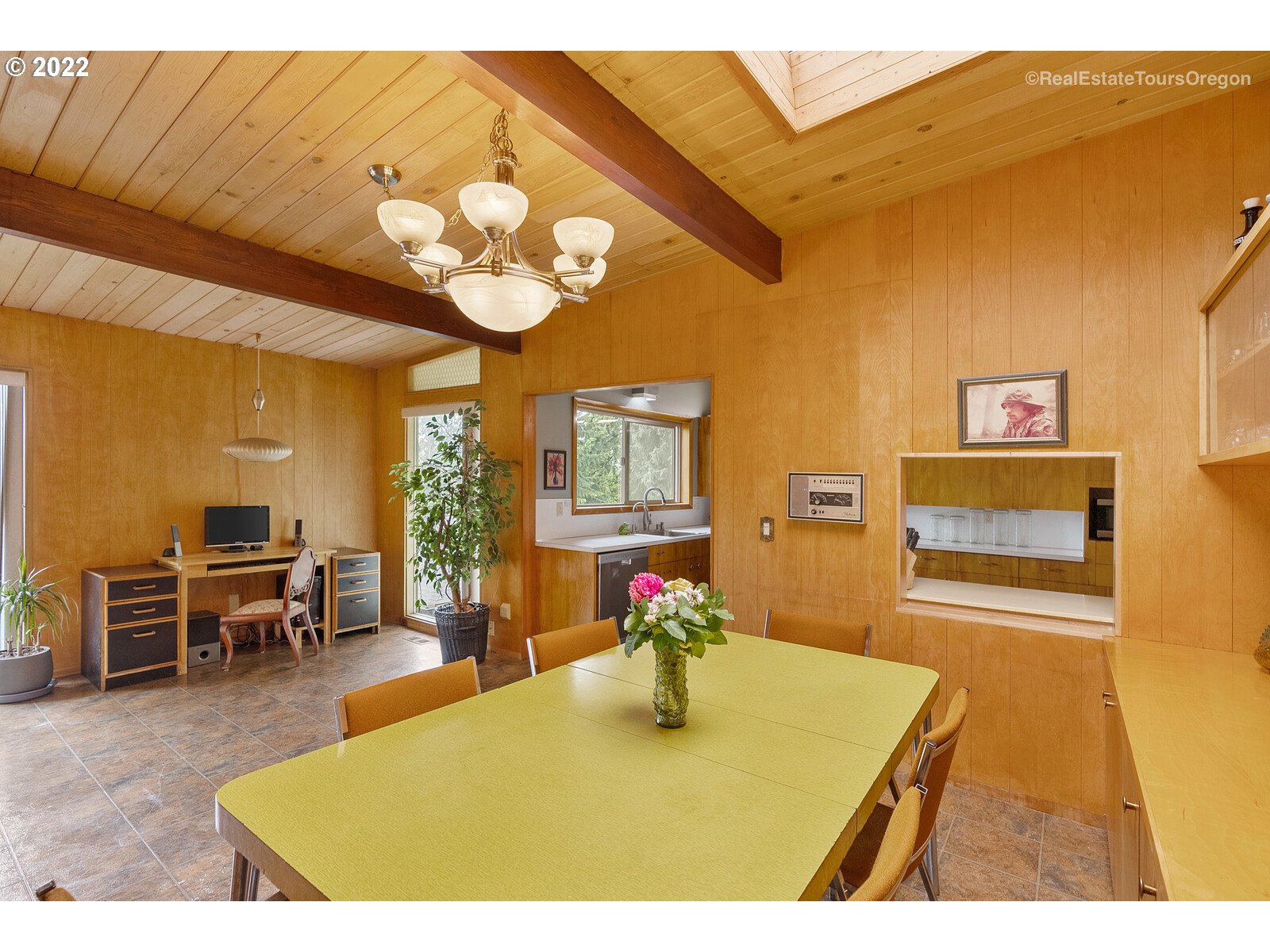 1702 Southwest Sunset Boulevard Portland, OR 97239 - Photo 17 of 23 Gallery Image 17