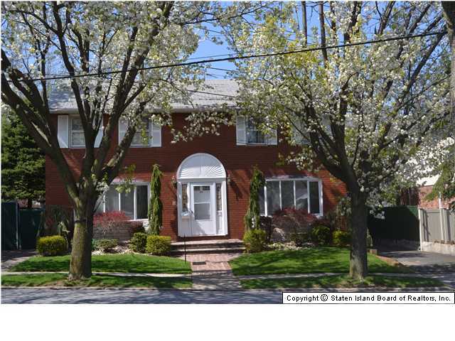 65 Medford Road Staten Island, NY 10304 - Photo 1 of 18 Primary Photo