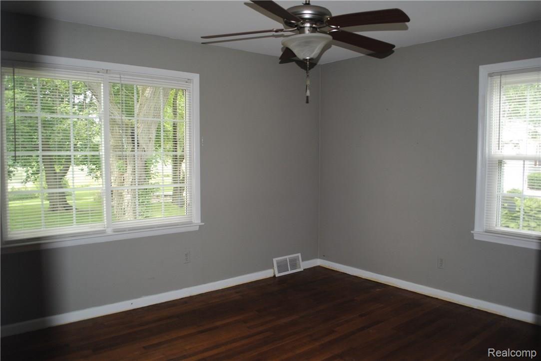 2445 North Custer Road Monroe, MI 48162 - Photo 7 of 16 DSC_0454.JPG