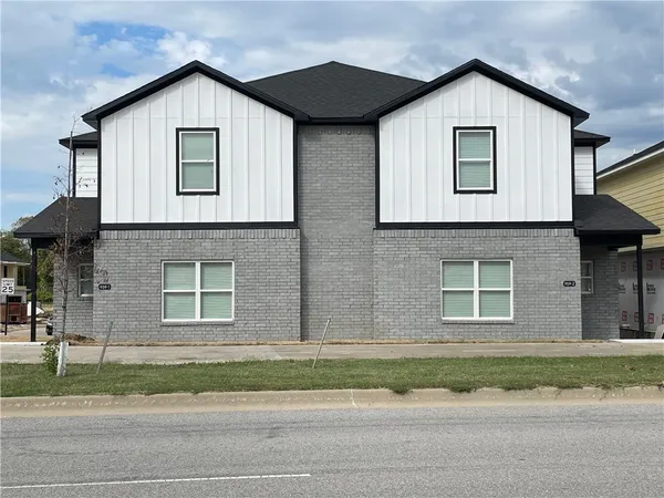 $845,420 | 4254 West Bandera Street, Unit 2, Fayetteville, AR 72704