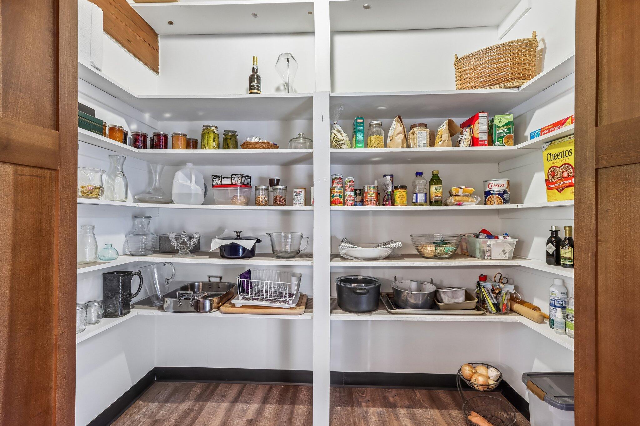 632 Mt Snowdon Road Wales, WI 53183 - Photo 11 of 59 Gourmet Pantry