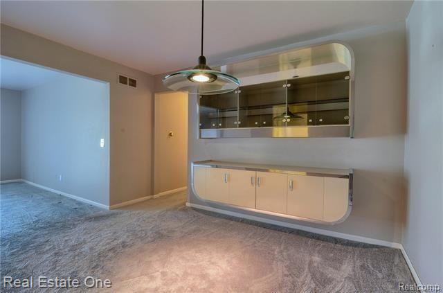 29606 Middlebelt Road Farmington, MI 48334 - Photo 7 of 22