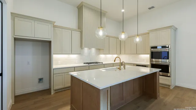 $1,123,000 | 1126 Vintage Way, New Braunfels, TX 78132