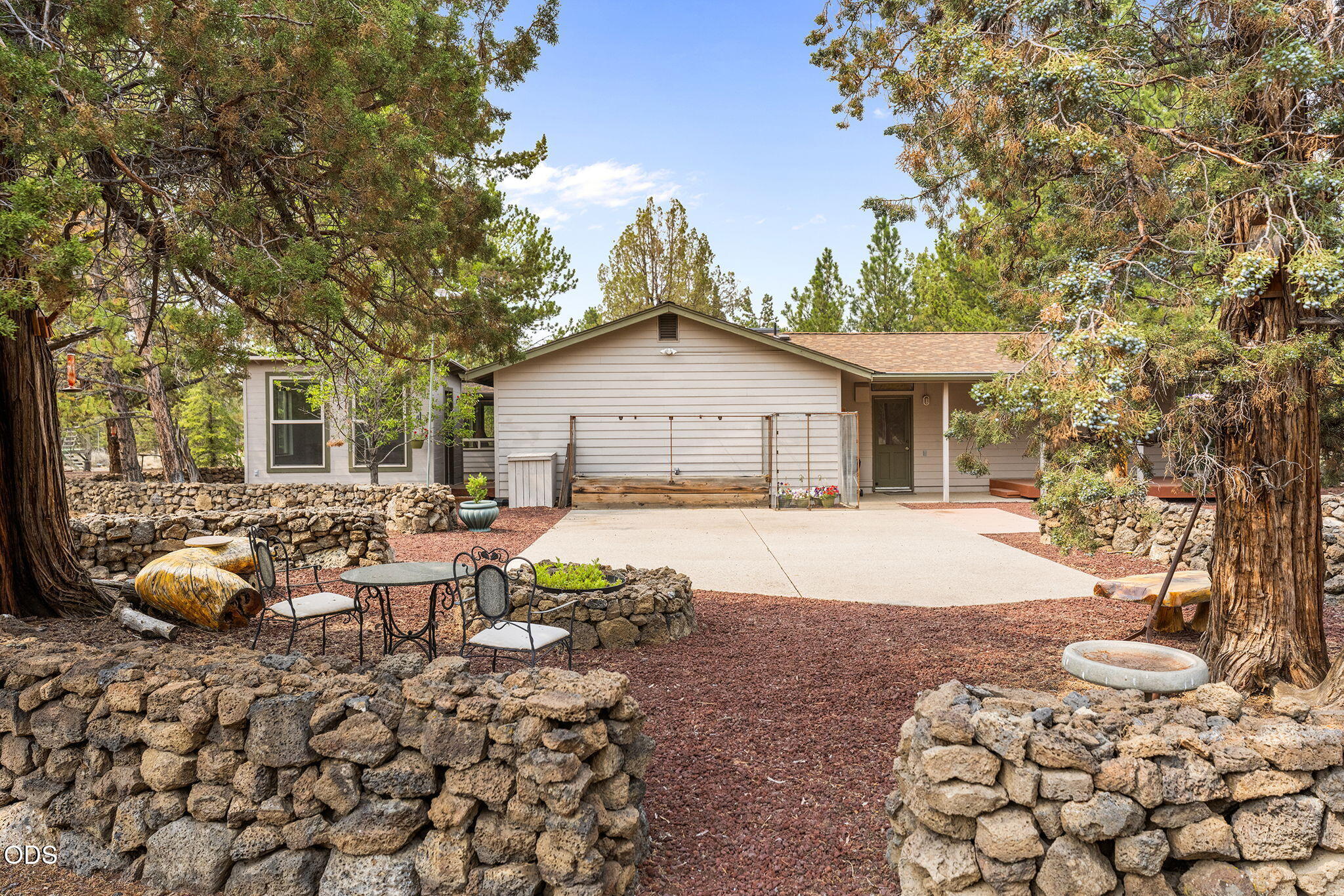 64699 McGrath Road Bend, OR 97701 - Photo 37 of 44
