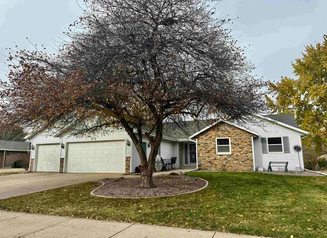$419,000 | 4029 Bordeaux Drive, Janesville, WI 53546